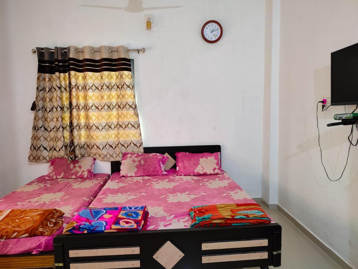 V J Farmstay Garudeshwar ภายนอก รูปภาพ