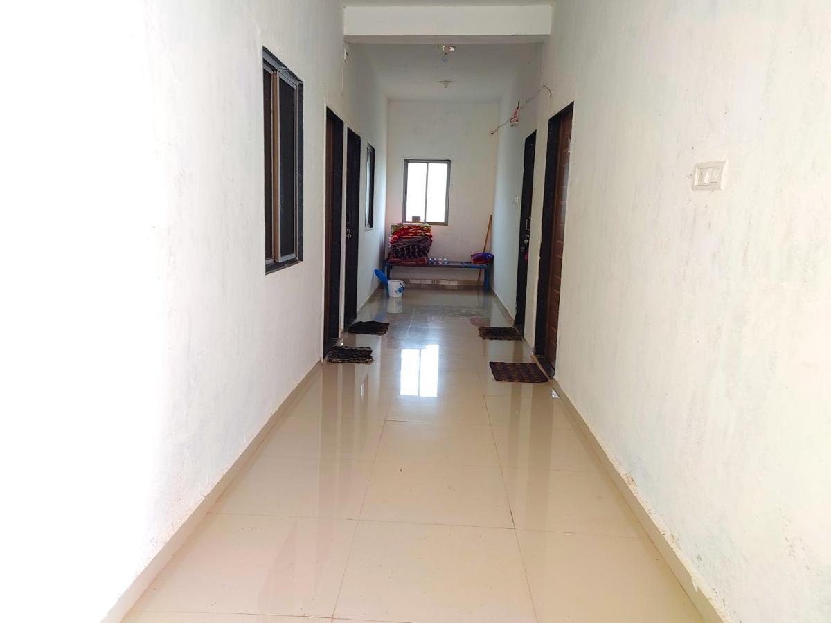 V J Farmstay Garudeshwar ภายนอก รูปภาพ