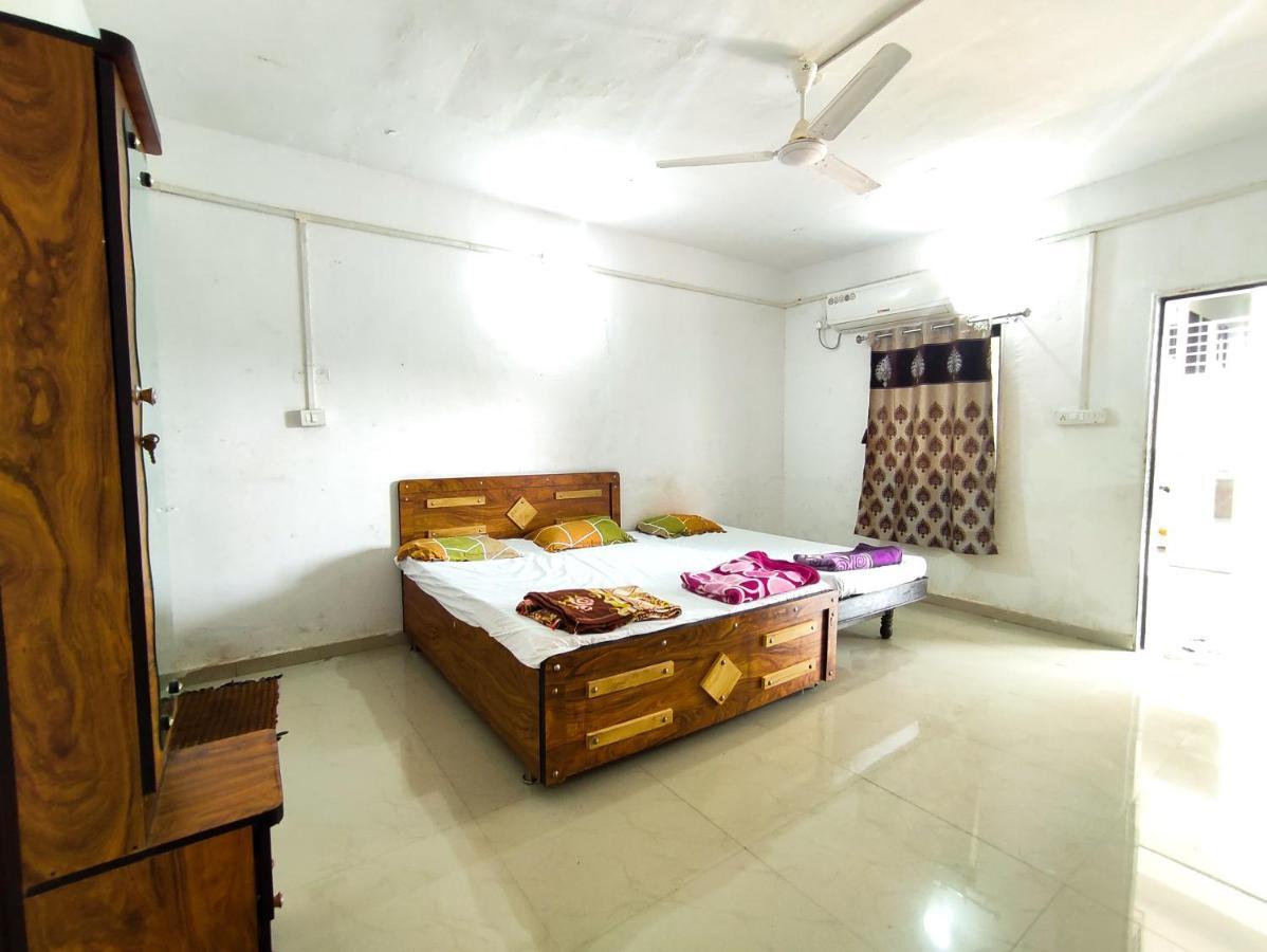 V J Farmstay Garudeshwar ภายนอก รูปภาพ