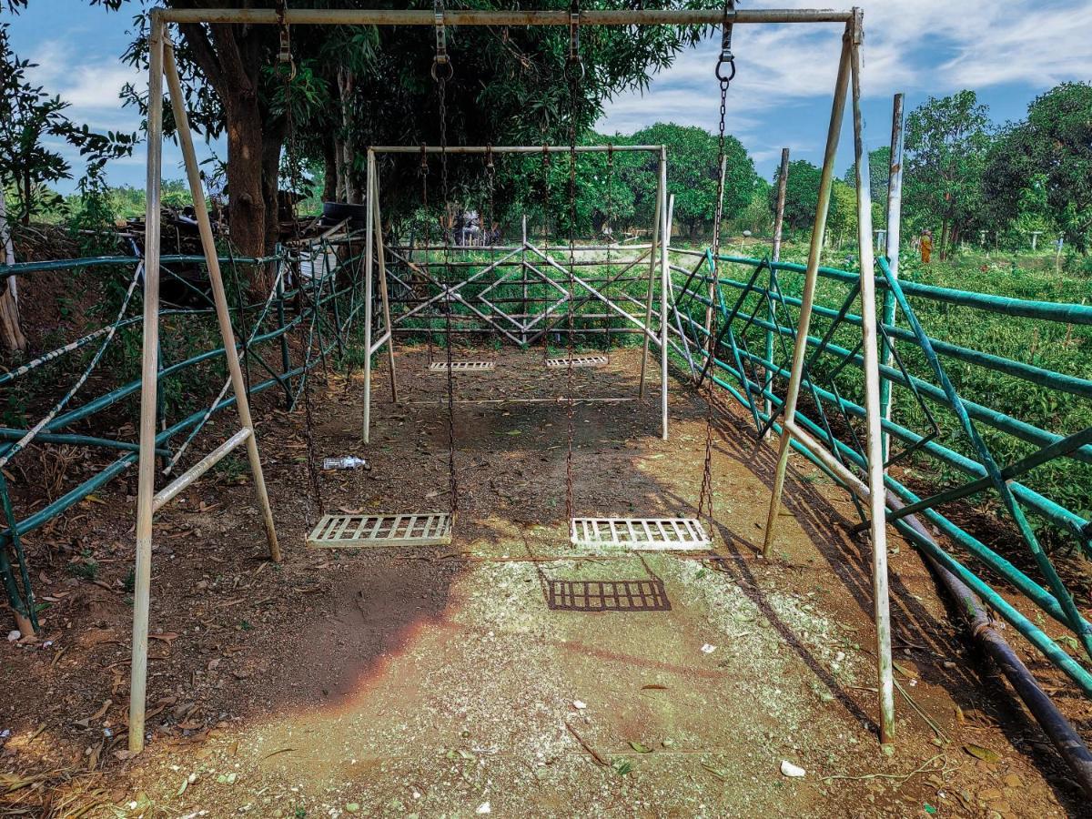 V J Farmstay Garudeshwar ภายนอก รูปภาพ